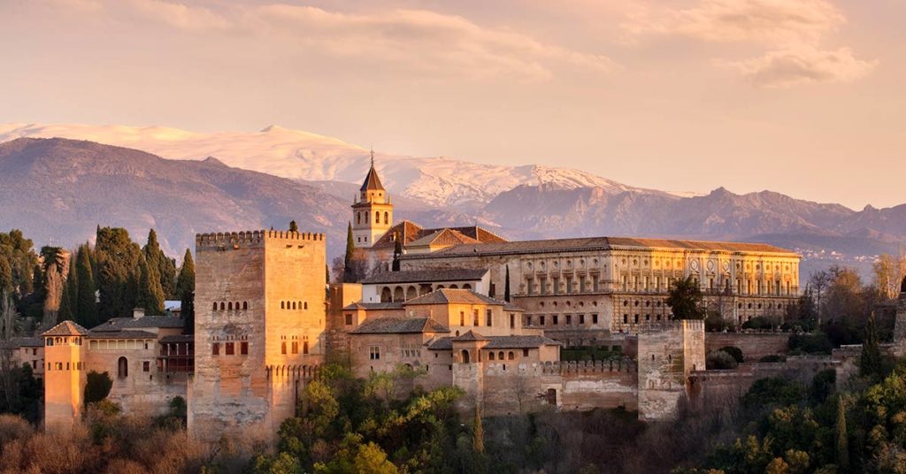 Alhambra - tips, fakta & boka biljetter på bästa sätt